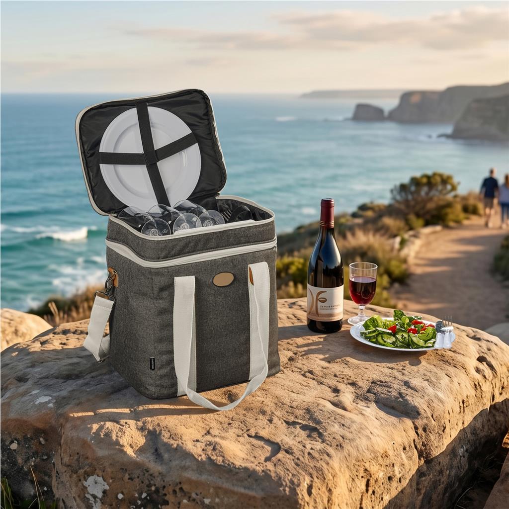 Serendipio Brookfield 4-Person Picnic Cooler
