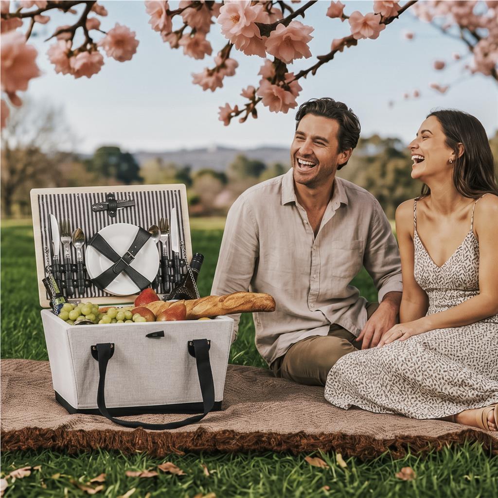 Serendipio Willow 4-Person Picnic Basket